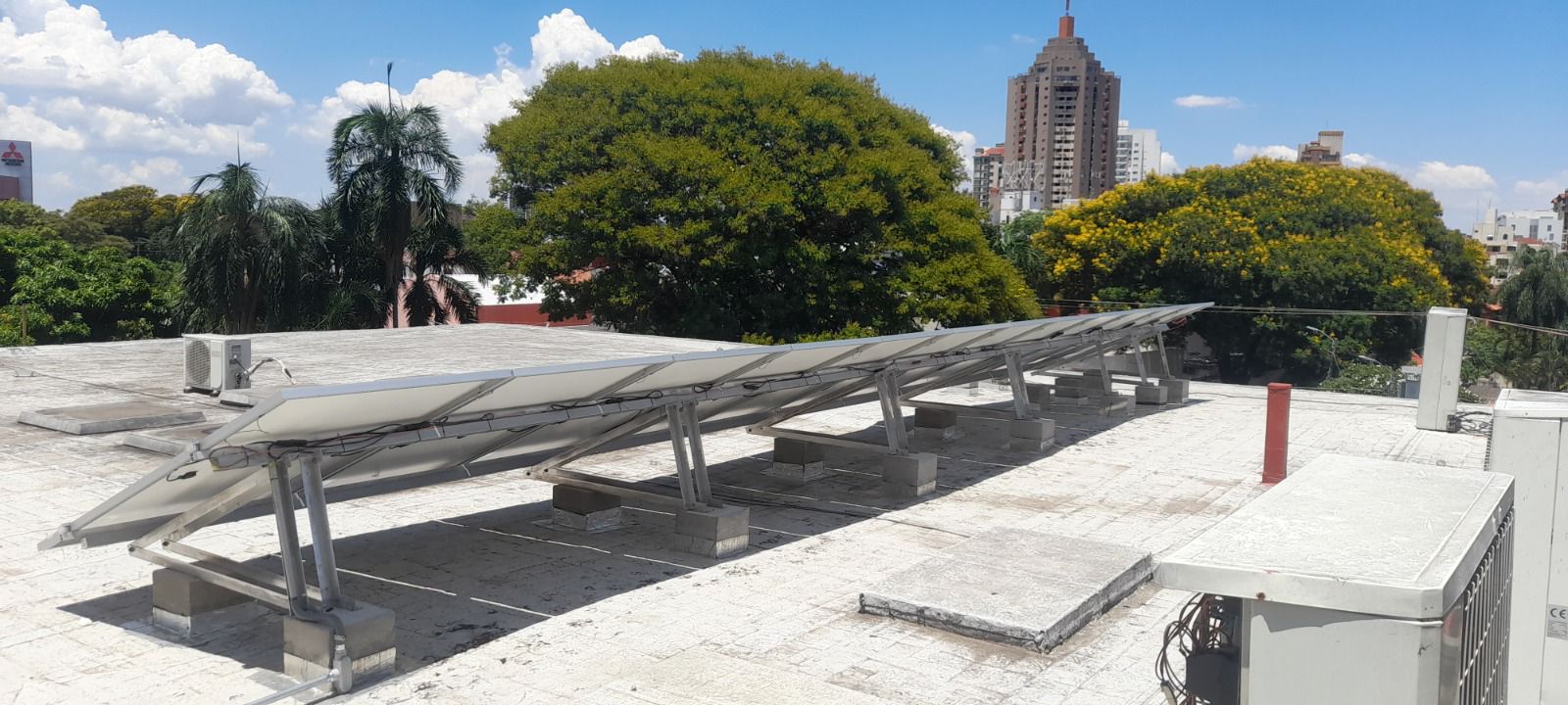 Instalación de un sistema solar fotovoltaico